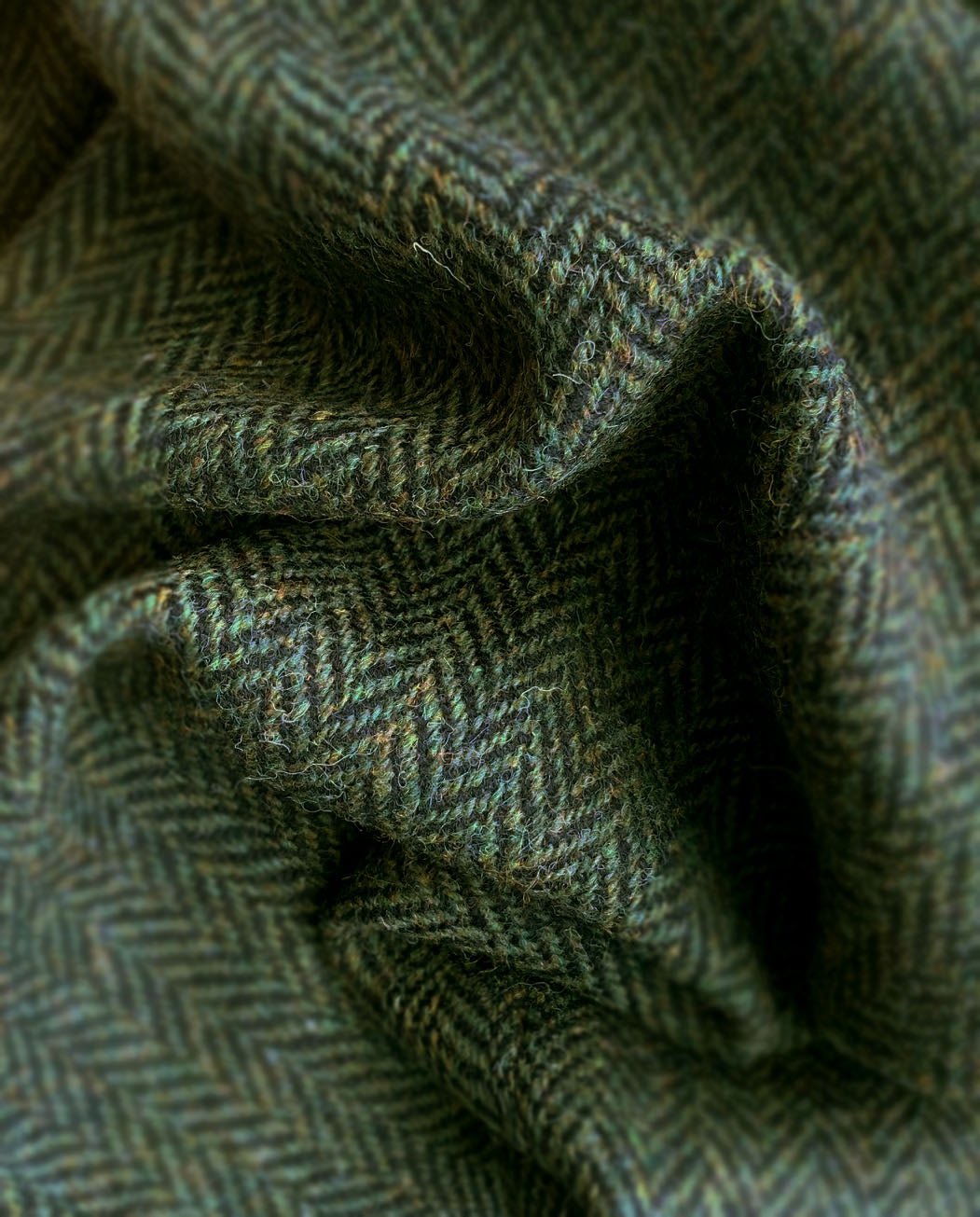 Harris Tweed Weste ''Wales'' in green island herringbone - Wellington of Bilmore