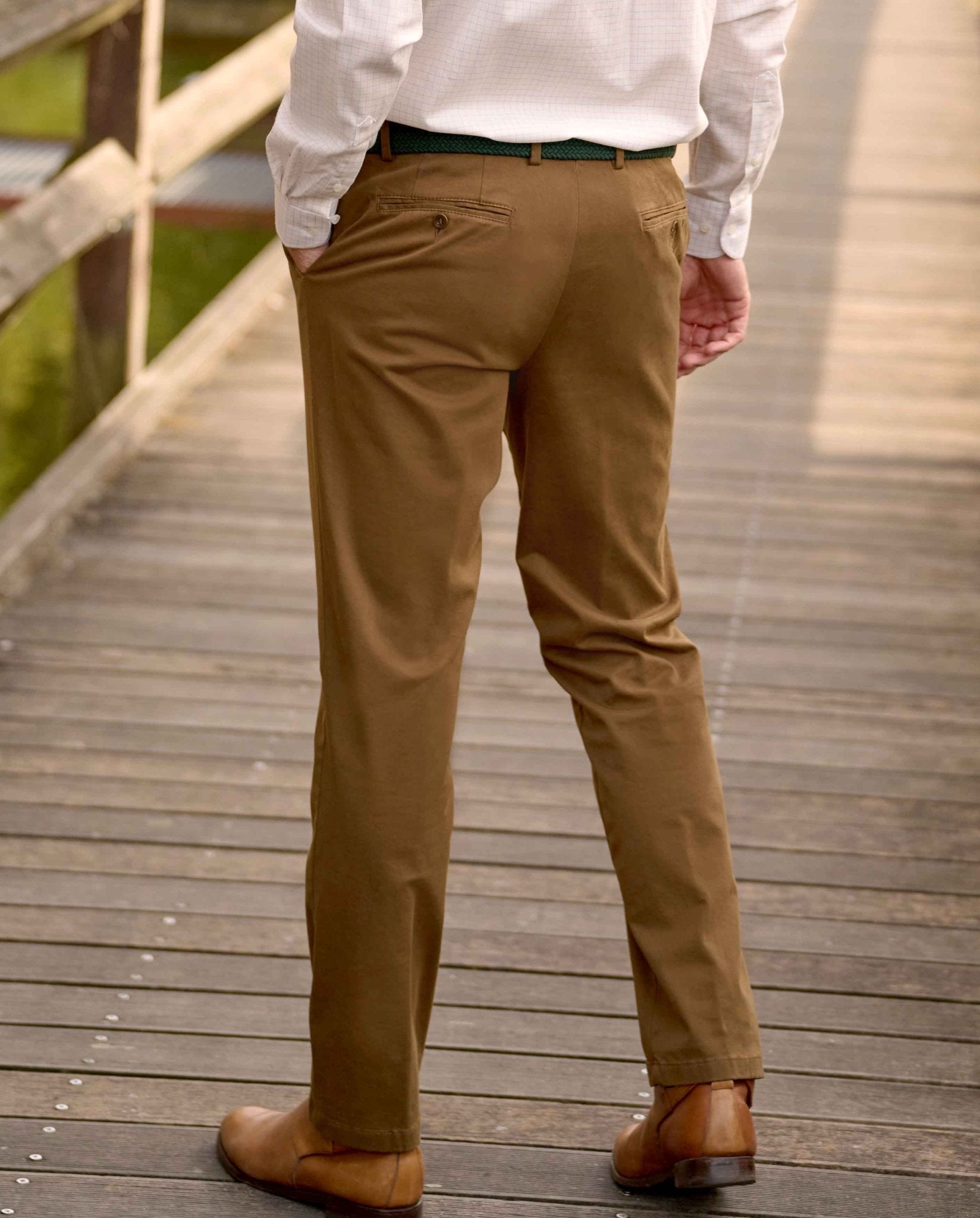Herren - Winter - Chino ‘Mr. Jones’ in Mud – Premium Pima - Cotton - Wellington of Bilmore