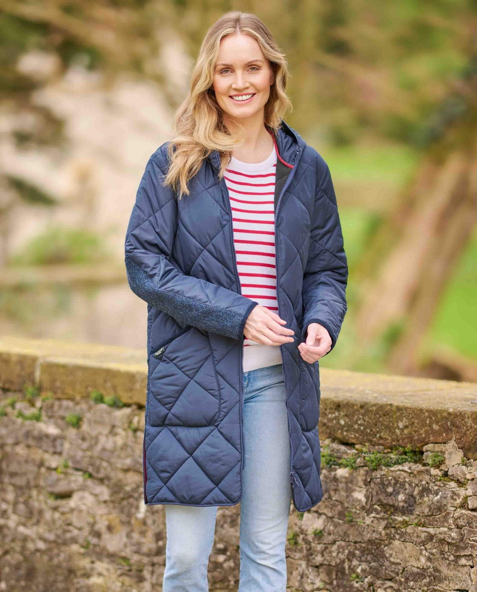 Damen Steppmantel ''Perth Polar'' mit Polar Fleece und Harris Tweed Applikationen in navy - Wellington of Bilmore
