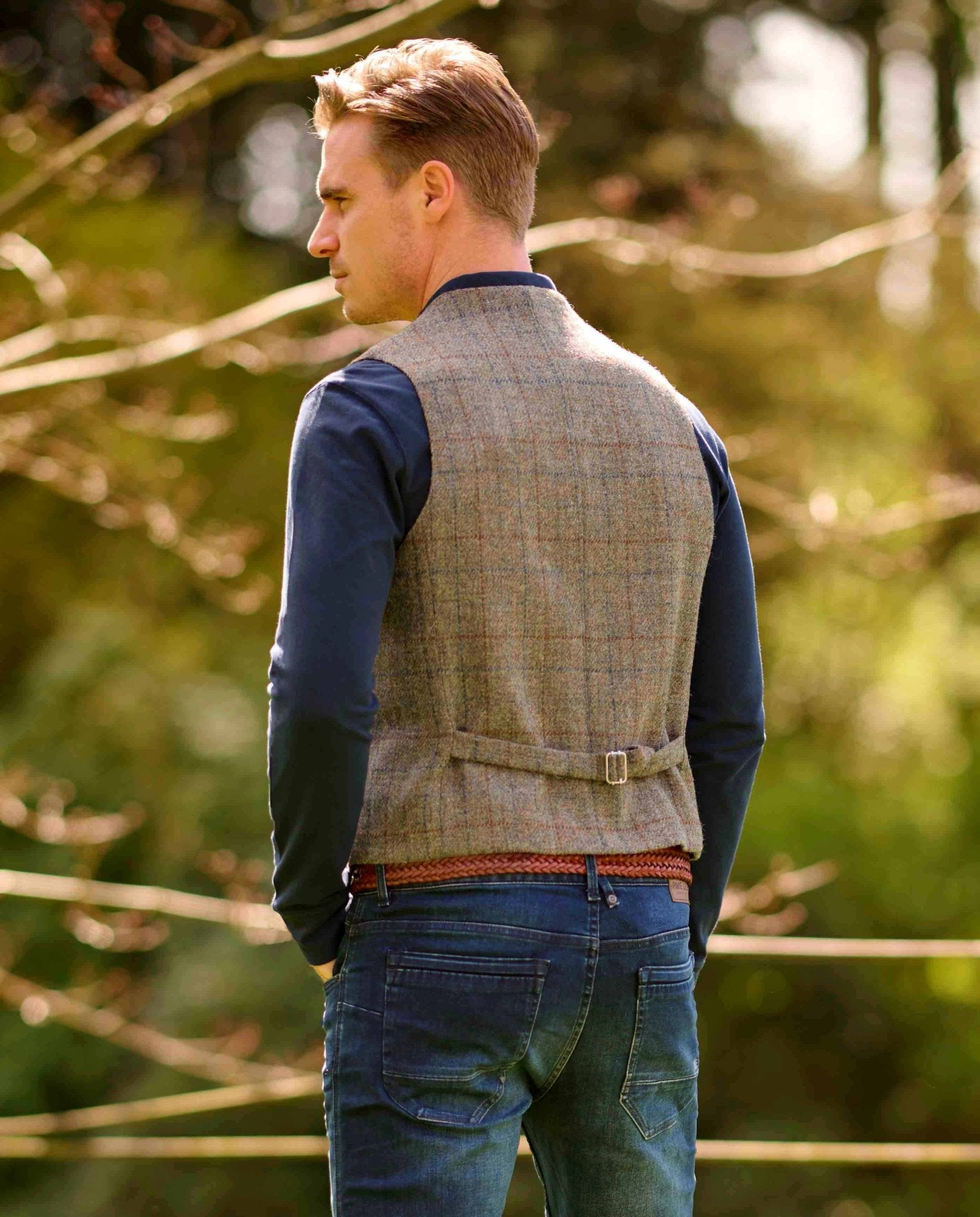 Harris Tweed Weste ''Wales'' in Walnut Check - Wellington of Bilmore
